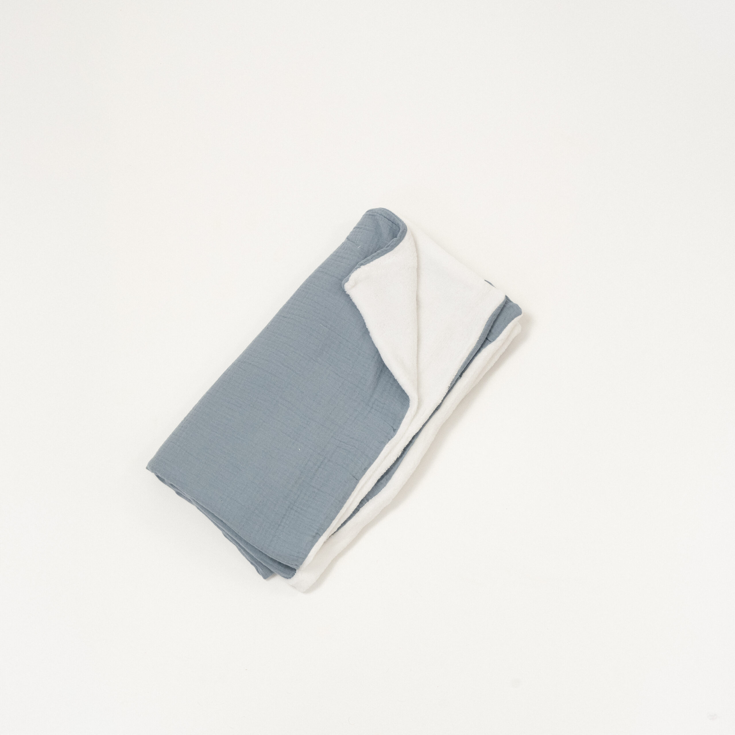 couverture polaire et gaze de coton